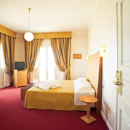 Grand Hotell