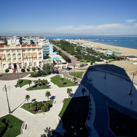 Hotell Grand